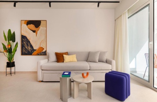 Petralona Apartment | UPSTREET Hive