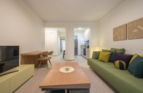 Zografos Apartment | Urban Green Retreat in Zografou