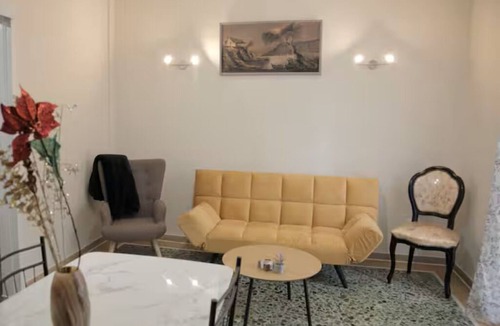 Agios Dimitrios Condo | Urban House