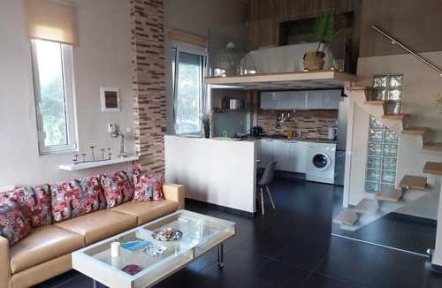 Karditsa Apartment | uRban Loft Living