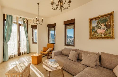 Topla Apartment | Urban Vista Residence
