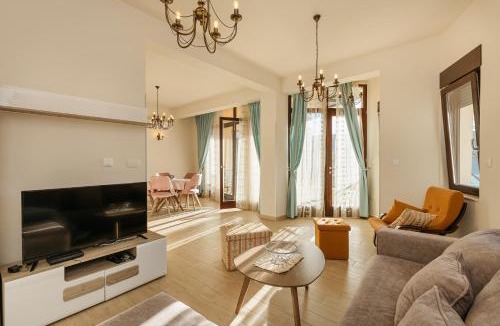 Topla Apartment | Urban Vista Residence