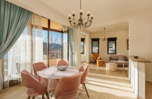 Topla Apartment | Urban Vista Residence