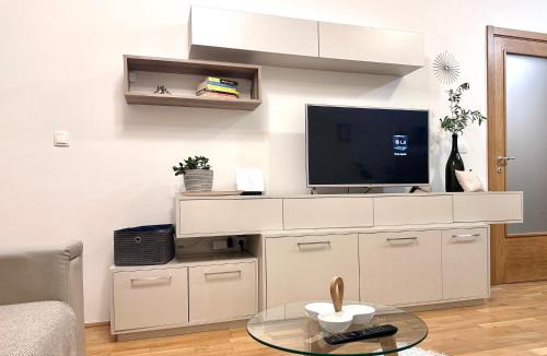Radovici Apartment | Vália