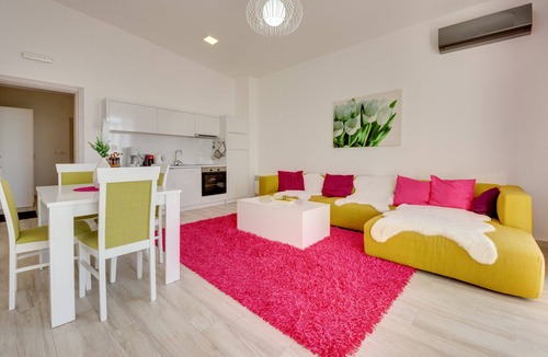 Bar Apartment | Vacation apartment/apartment for 4 guests with 91m² in Dobra Voda (265332)