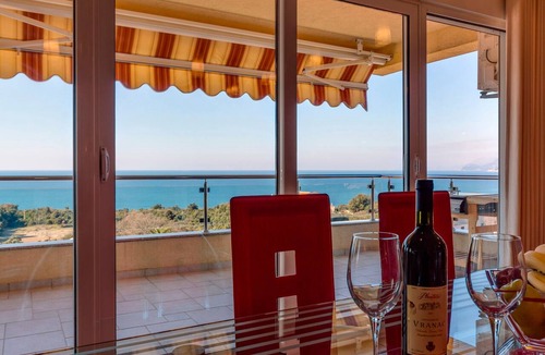 Utjeha Apartment | Vacation apartment/apartment for 5 guests with 145m² in Utjeha (29629)