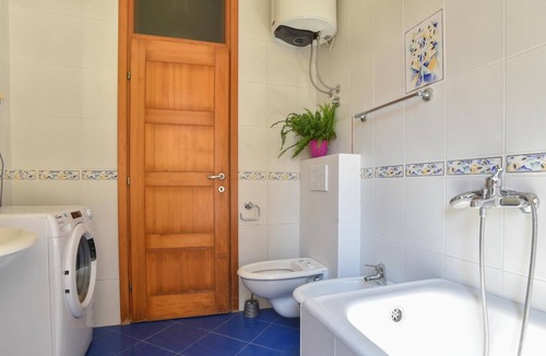 Zeljeznica Apartment | Vacation Flat w Sea View and Balcony in Bar