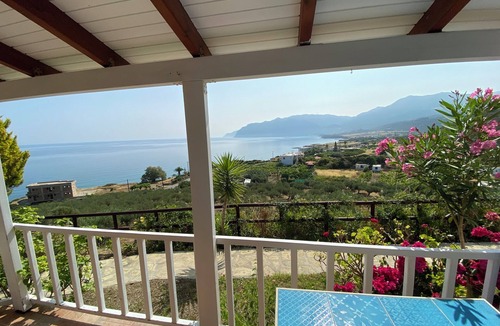 Mochlos House | Vaia Villa Iris Spacious group of houses & apartments,