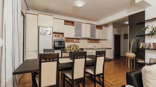 Dobra Voda Apartment | Valentina Vista Seaview and Pool
