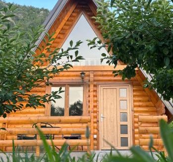 Virpazar Ski Chalet | Valley Nest