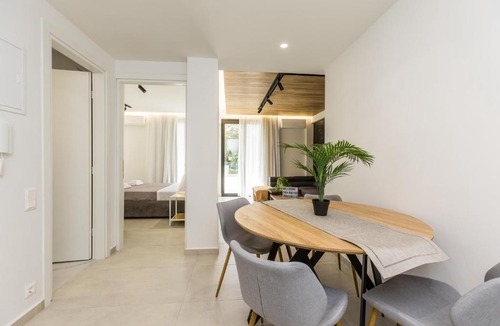 Varkiza Apartment | Varkiza Luxury Suites by Raise