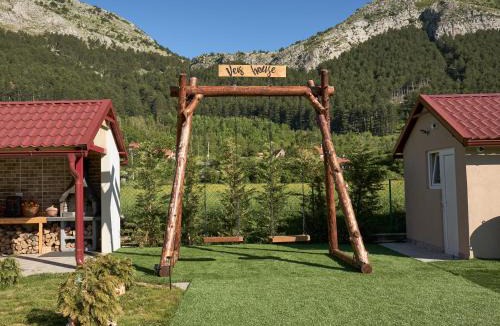 Njegusi Cabin | Veis House