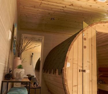 Njegusi Cabin | Veis House