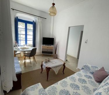 Kardamyli Apartment | Veneto's Garden