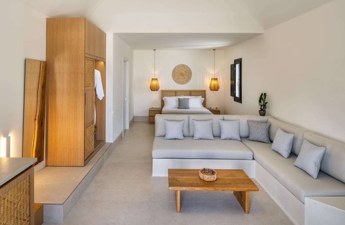 Vourvoulos Hotel | Venus Sunrise Suites & Villas