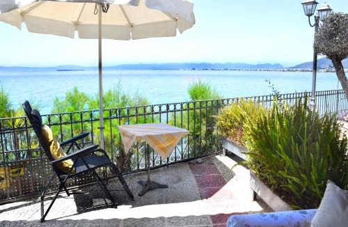 Paralia Vergas Apartment | Verga Beachfront House Villa
