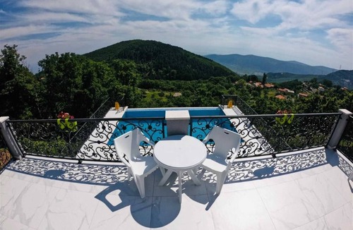 Seoca Villa | Vesper Martini Villa with Pool