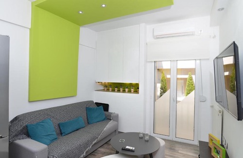 Nea Smirni Apartment | Vibrant flat in Nea Smyrni