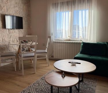 Razvrsje Apartment | View of Durmitor