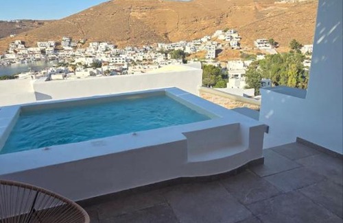 Merichas Apartment | Viewport Suites Kythnos με ιδιωτικα πισινακια-τζακουζι