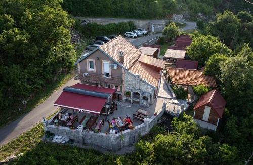 Donje Polje House | Vikendica,Bungalovi Lipska pećina