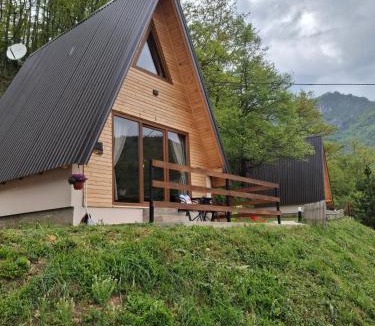 Andrijevica House | Vikendice Limski mir
