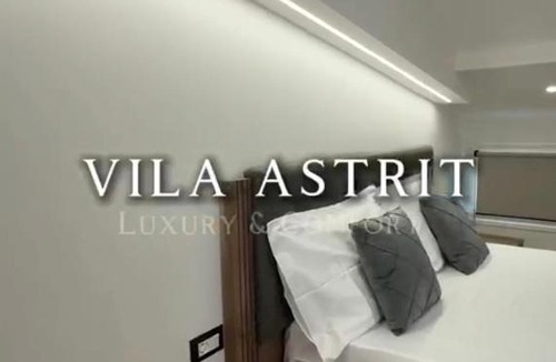 Mbrostar-Urë Hotel | Vila Astrit