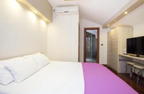 Maini House | Vila Centar