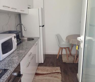 Dobra Voda Hotel | VILA Ena