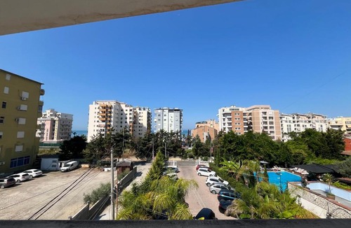 Shkembi i Kavajes House | Vila Gjeci