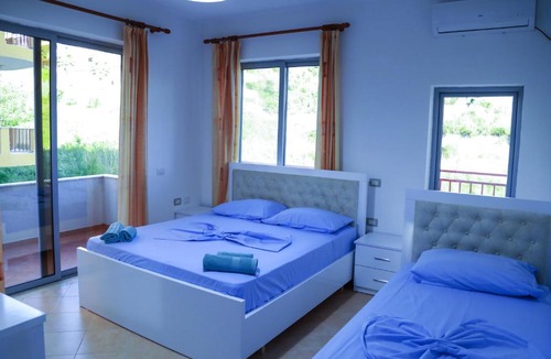 Shkembi i Kavajes Hotel | Vila Namiku