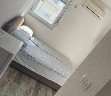 Dobra Voda House | Vila pink