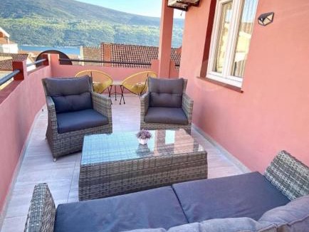 Denovici Apartment | Villa Đuričić 200m od mora