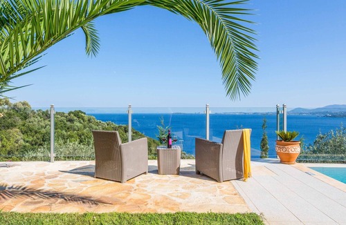 Pirgi Villa | Villa Adriana Sea View