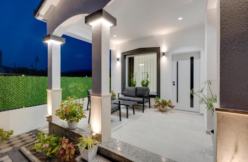 Berat Villa | Villa Adrisa