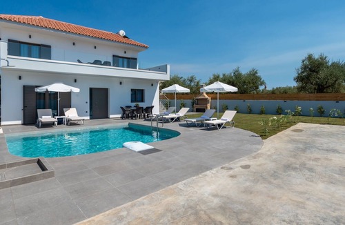 Kalpaki Villa | Villa Agalliu - 3 Bedroom Villa with Private pool