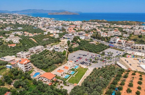 Makrys Tichos Villa | Villa Agapi is the largest residence of the La Divina Luxury Villas collection