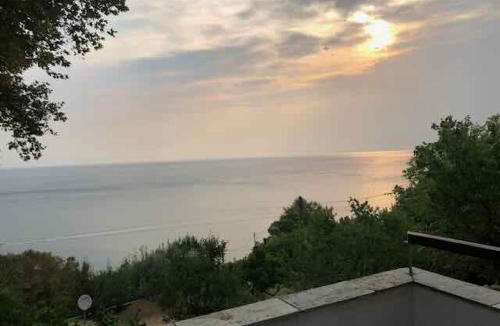 Agios Ioannis House | Villa Aggeliki- Mountain Meets the Sea