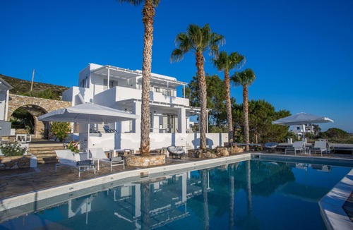 Nea Cryssi Akti Villa | Villa Agia Irini Cove 1 with common pool for only 3 villas