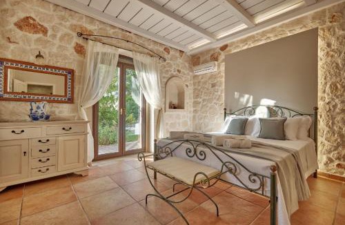 Koiliomenos Villa | Villa Alexandros - Stone Villa