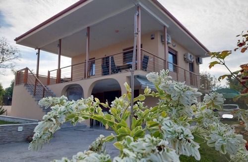 Nea Iraklia House | "Villa Anastasia" Flat on the 1st floor in N. Iraklia