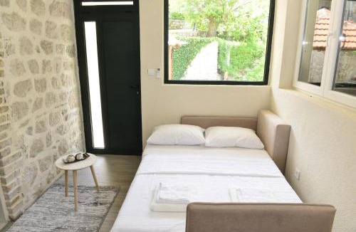 Skaljari Apartment | Villa Andrea Apartments with parking
