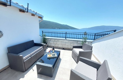 Kumbor Apartment | Villa Apartments Kumbor President - Studio Apartment With Sea View (Zira)