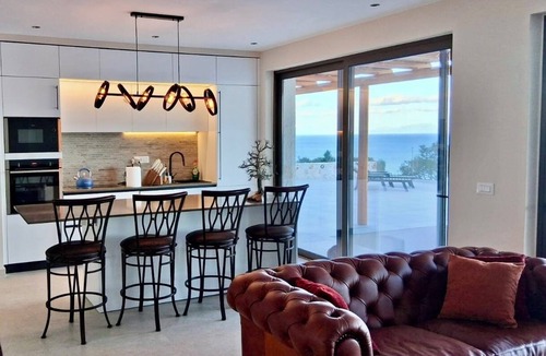 Eleios-Pronnoi Villa | Villa Aqua Terra, a luxurious seafront villa on Kefalonia, Skala