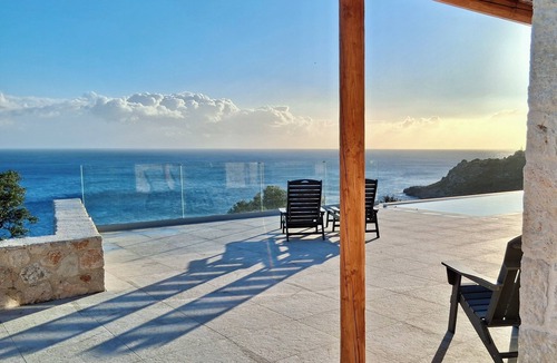 Eleios-Pronnoi Villa | Villa Aqua Terra, a luxurious seafront villa on Kefalonia, Skala