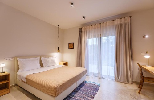 Skaloma Bed & Breakfast | Villa Aura Loutraki