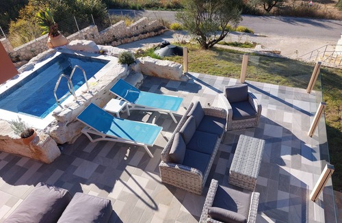 Sami Villa | Villa Averto Family sized villa with style, elegance and stunning seaviews!
