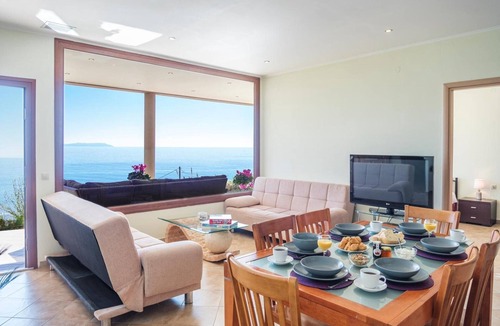 Vitalades Villa | Villa 'Belle Plaza' with Sea View, Wi-Fi and Air Conditioning