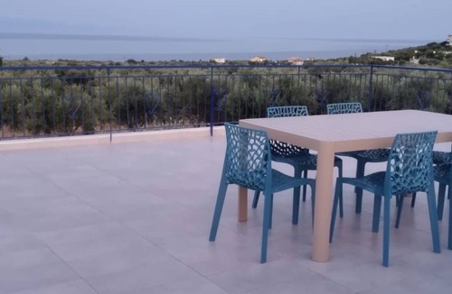Aipeia House | Villa Blue Cocoon mit Meerblick by Interhome
