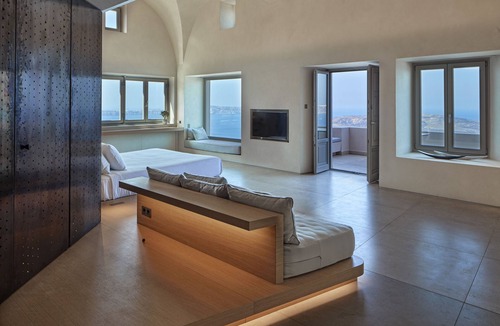 Fira House | Villa Bordeaux
